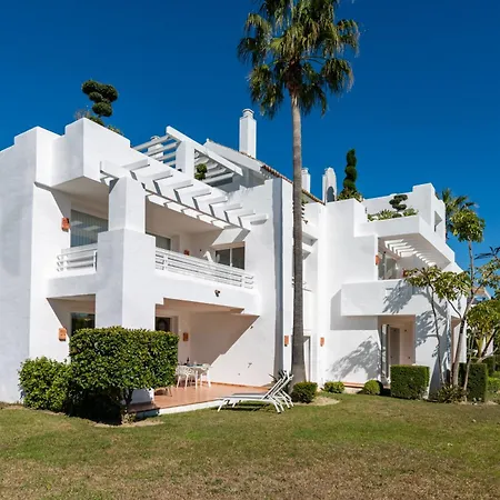 Alcazaba Lagoon 2465