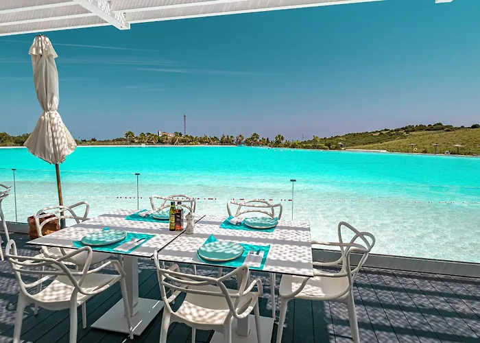 Alcazaba Lagoon 2465 *