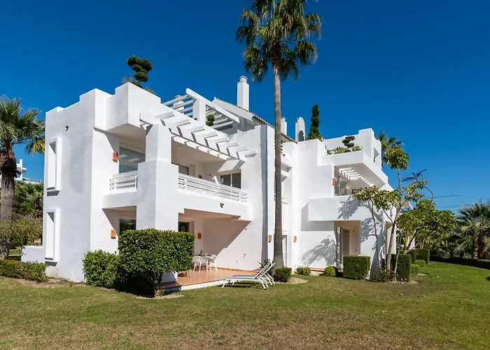 Alcazaba Lagoon 2465