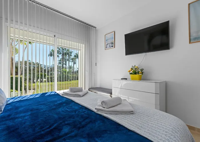 Alcazaba Lagoon 2465